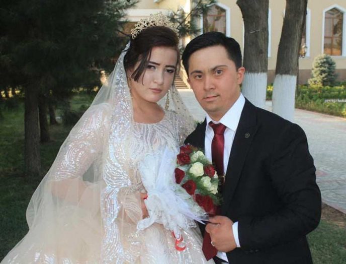 У Таджикистані мати одружила особливого сина, похвалившись красунею-невісткою2