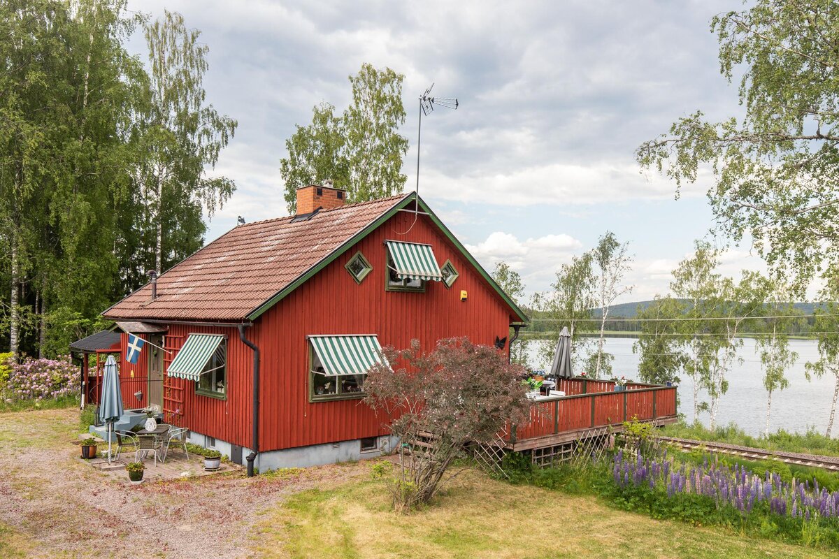 Як живуть прості люди в Швеції. Звичайний продавець показала будинок своєї сім'ї0