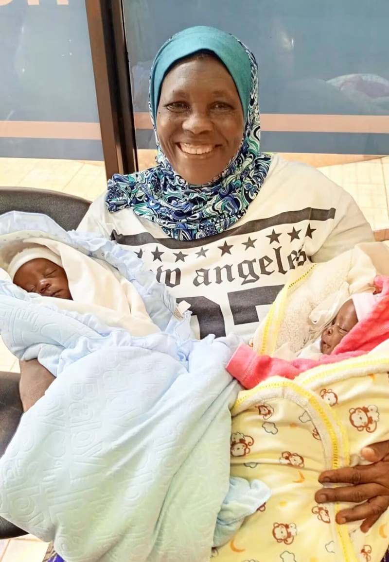 70-річна жінка, яка народила двійню, вперше показала фото малюків1