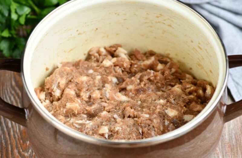 Натуральна домашня ковбаса. Простий рецепт: без спеціальної оболонки1