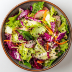 Свежий салат с пекинской капустой и заправкой